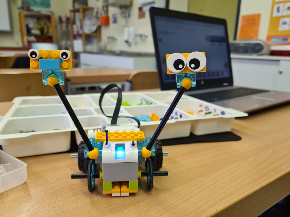 Tüfteln, Bauen, Programmieren: Unsere Robotik-Projekte