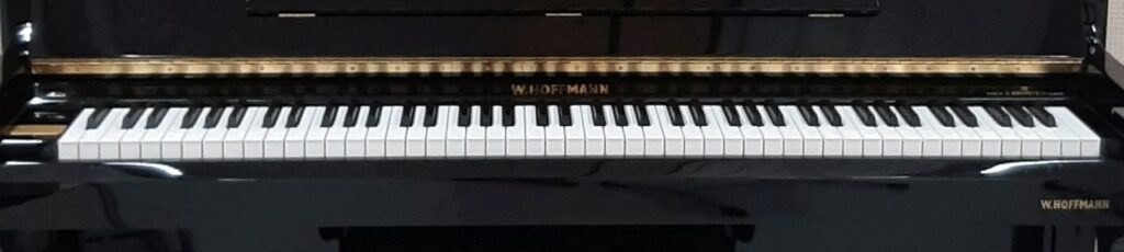 Ein neues Klavier für unseren Musikraum